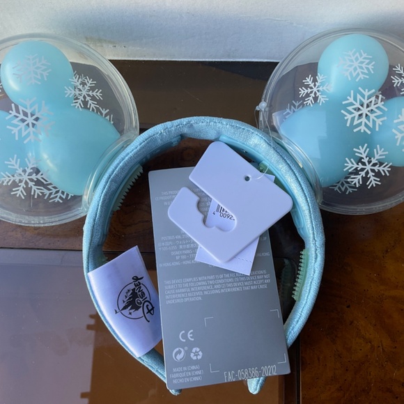 Disney parks Christmas light up ears - Picture 2 of 3